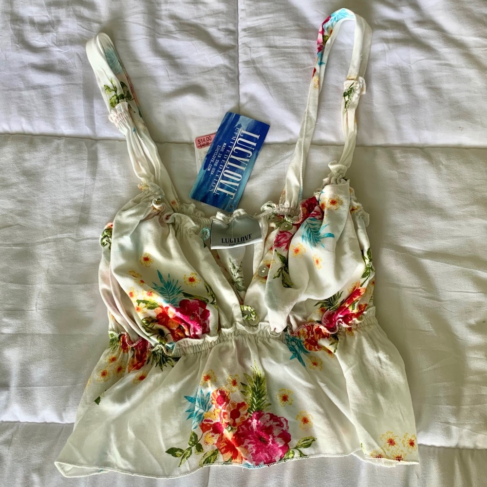 🖤3/$12🖤 NWT LucyLove Floral Crop Top